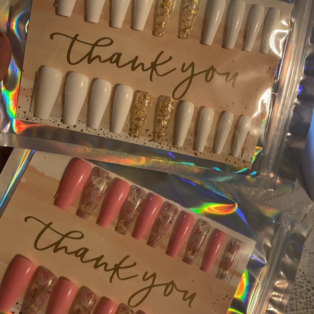 Press on nails